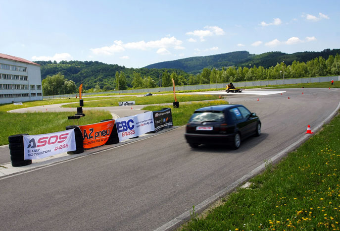 114-az-pneu-autoslalom-puchov.jpg