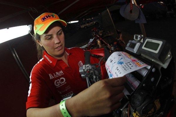 Španielka Laia Sanz je na čele hodnotenia motocyklistiek a priebežne zatiaľ štyridsiata;