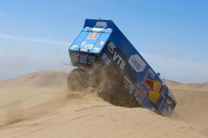 Ruská firma Kamaz sa aj v tohtoročnom „vydaní“ Rallye Dakar stala neporaziteľnou. Jej kamióny ukoristili všetky stupne víťazov;www.dakar.com