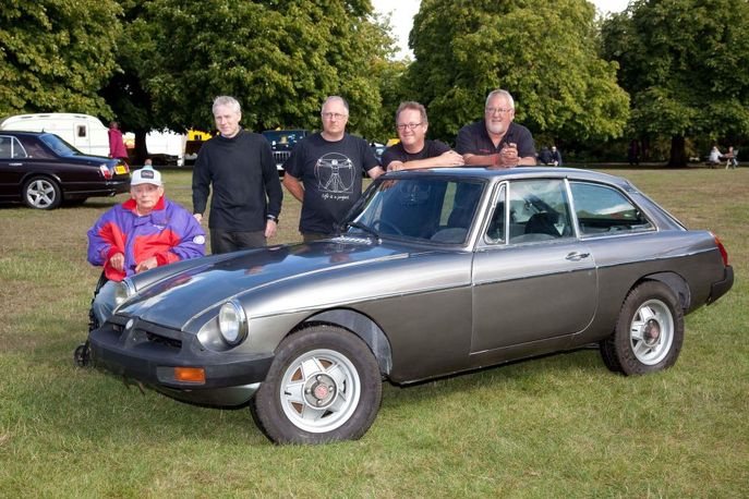741684-the-practical-classics-team-with-lord-montagu-the-hon-ralph-montagu-and-the-mgb-gt-le.jpg