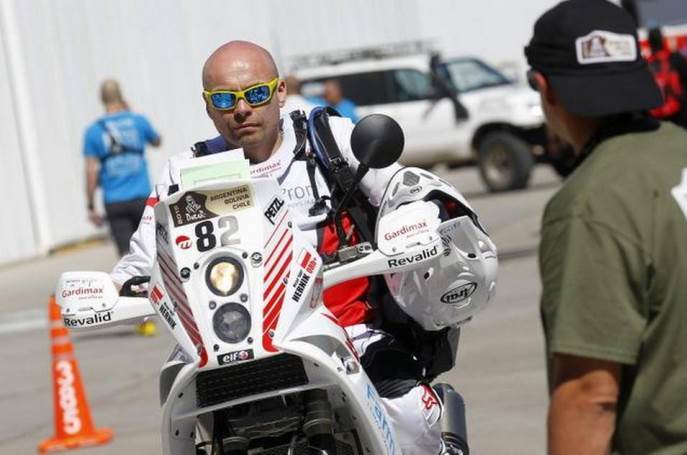 Poliak Michal Hernik, prvá obeť 37. ročníka Rallye Dakar 2015;www.elnuevoherald.com