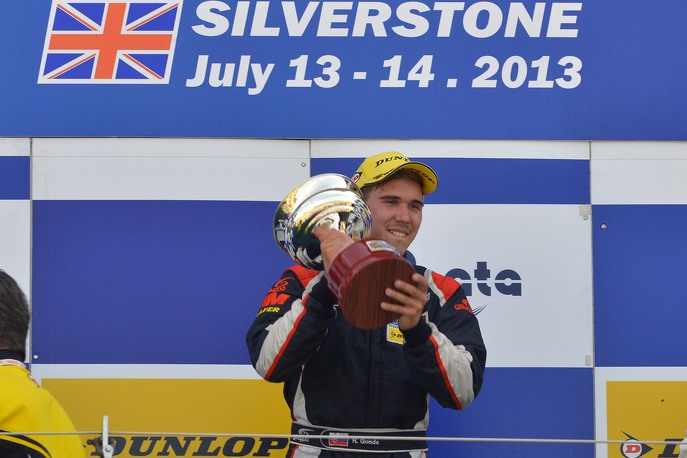 gonda-silverstone-04-podium-1.jpg