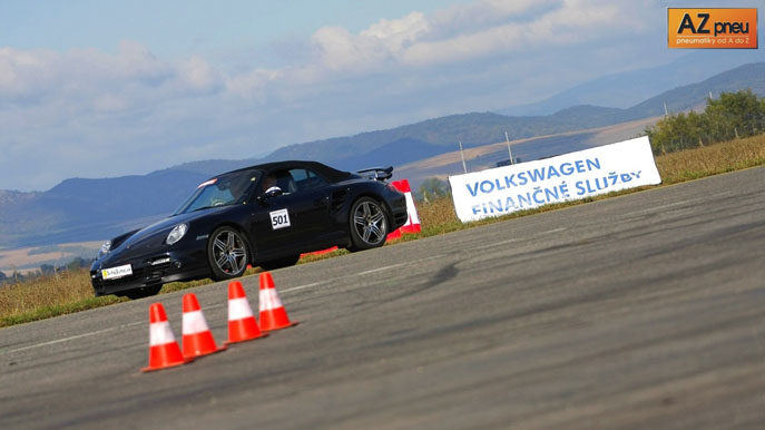 ix-az-pneu-autoslalom-svihajsuhaj-sk-063.jpg