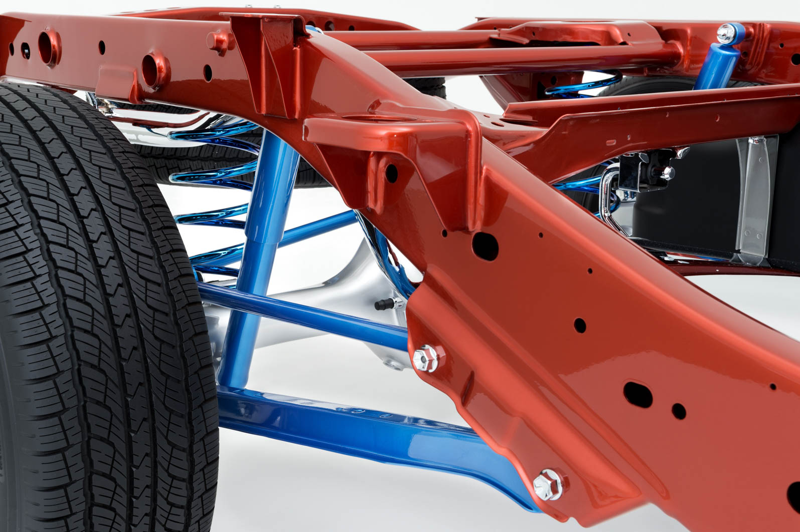 Nissan h60a-barechassis-08-150323.jpg