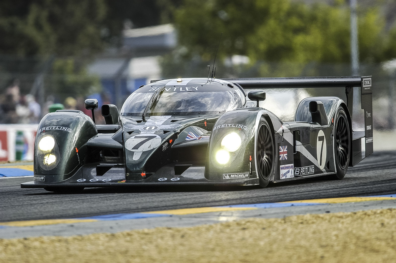 le-mans-icon-bentley-speed-8.jpg