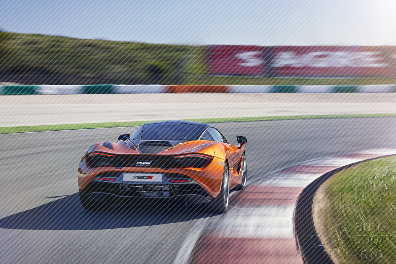 Copyright manufacturer;mclaren-720s-19-action.jpg