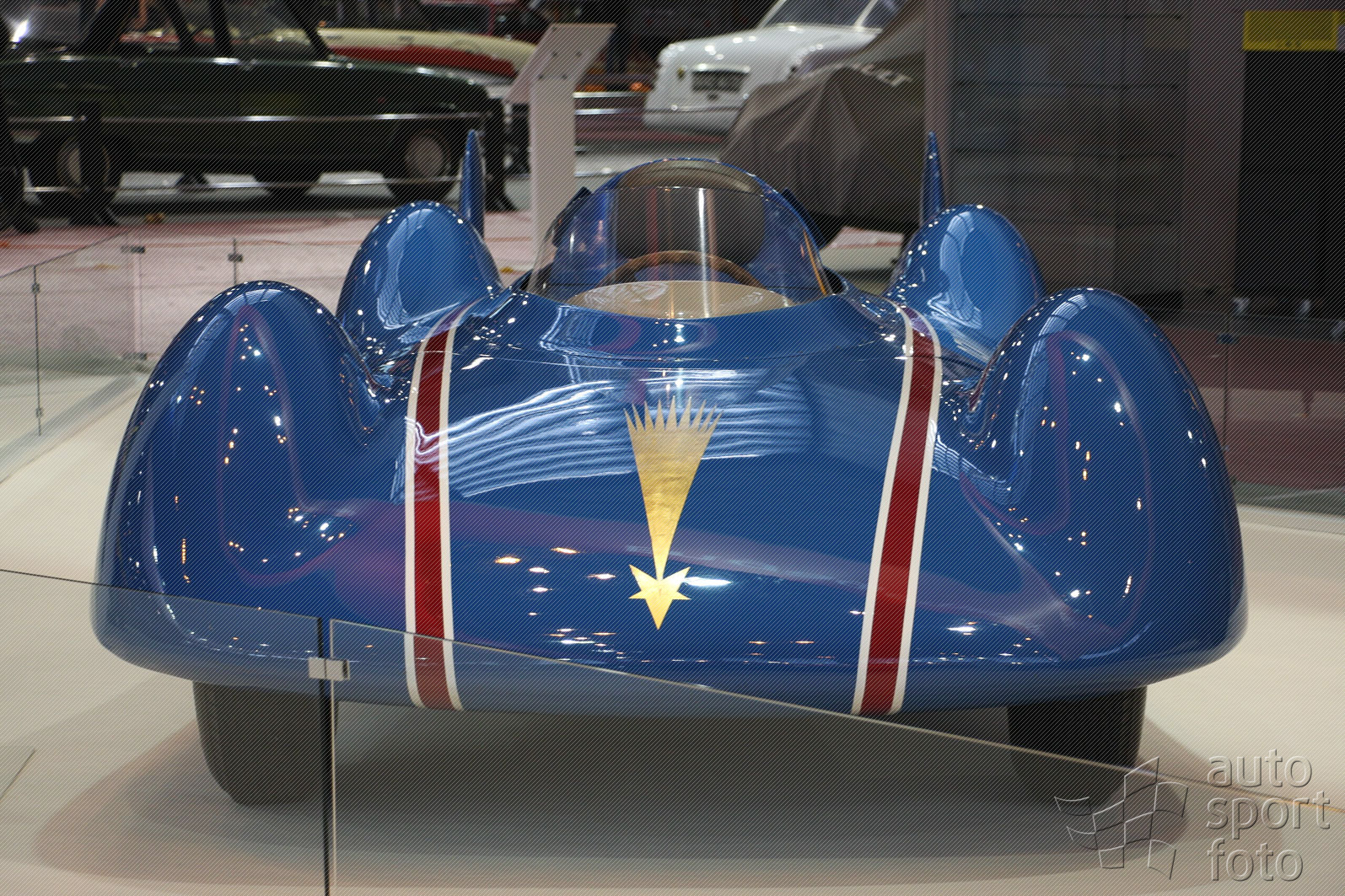 Copyright manufacturer;renault-75281-global-en.jpg