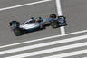 V piatok bol najrýchlejším mužom v Bahrajne Hamilton, motory Renault stále pozadu
