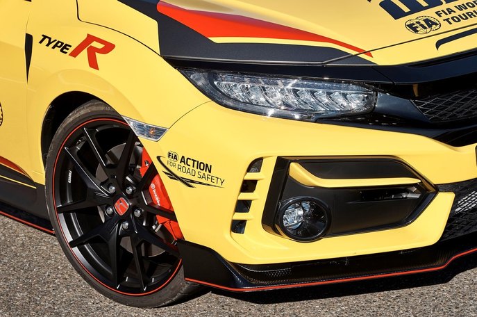 303941-honda-civic-type-r-limited-edition-is-the-2020-wtcr-official-safety-car.jpg