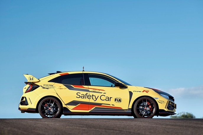 303945-honda-civic-type-r-limited-edition-is-the-2020-wtcr-official-safety-car.jpg