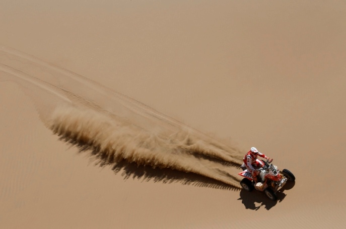 Poliak Rafal Sonik so strojom Yamaha, priebežn&yacute; l&iacute;der triedy &scaron;tvorkoliek;www.dakar.com