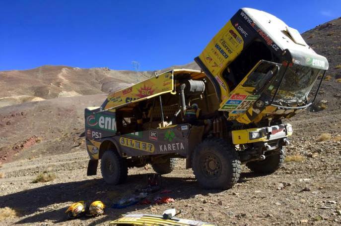 &Scaron;krtnite si &scaron;tartov&eacute; č&iacute;slo 525: LIAZ stajne KM Racing je po piatkovej etape definit&iacute;vne vonku z hry;www.kmracing.cz