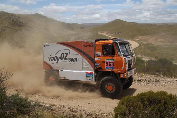 R&oacute;bert Kas&aacute;k a jeho tatrovka;www.rallyoz.com