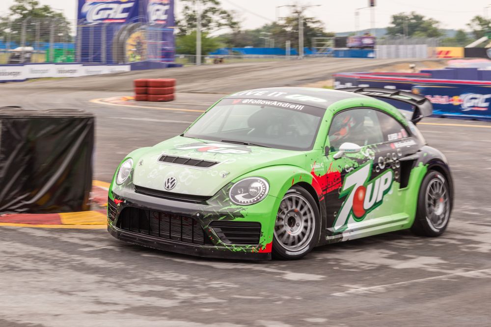 Volkswagen; 2014-06-22-vwmosp-grc2014-beetle-praesentation-01.jpg