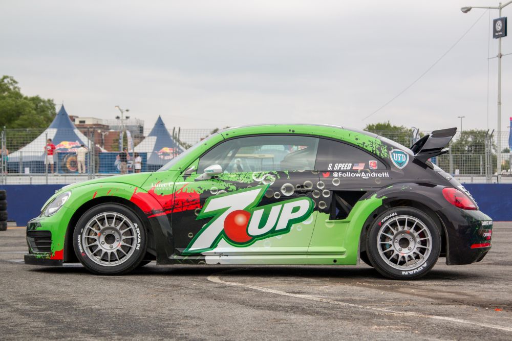Volkswagen; 2014-06-22-vwmosp-grc2014-beetle-praesentation-02.jpg