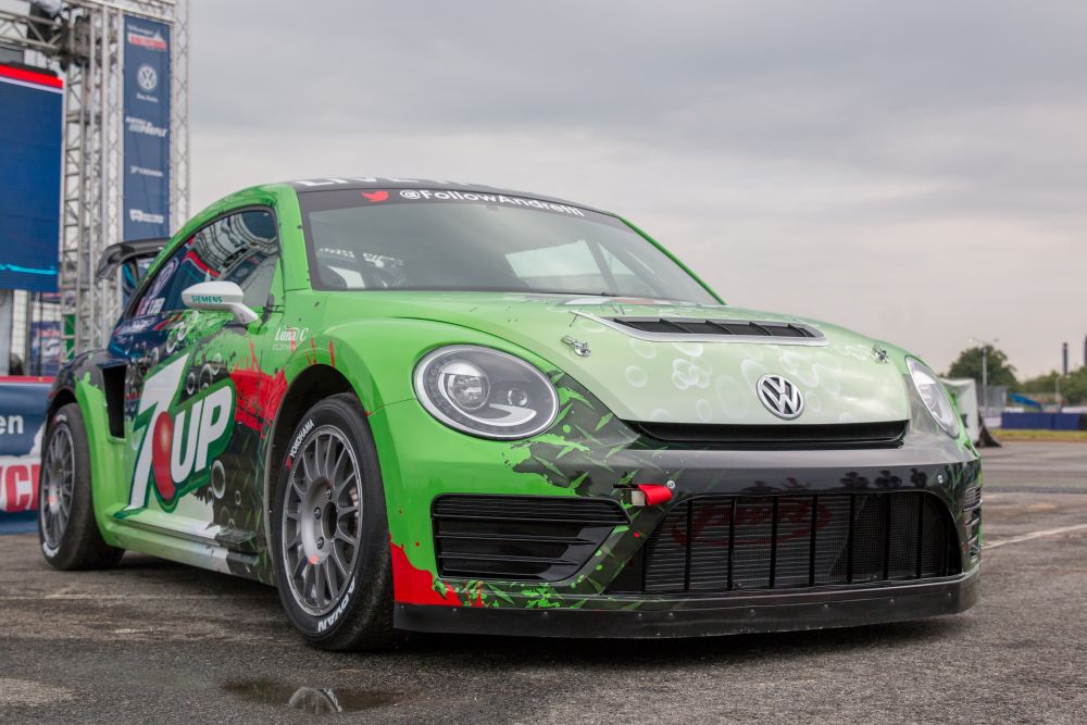 Volkswagen; 2014-06-22-vwmosp-grc2014-beetle-praesentation-03.jpg