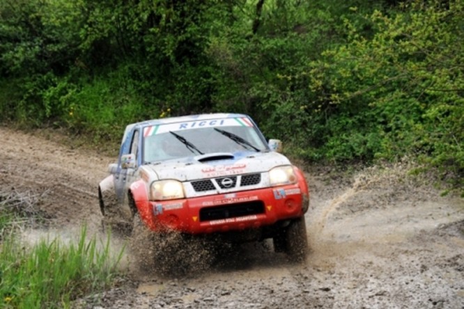 www.adrenalinik.com;Mario Ricci / Silvano Fattori - Nissan Navara
