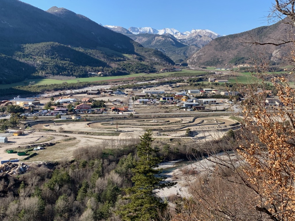 FIA 2618335420614017923.jpg