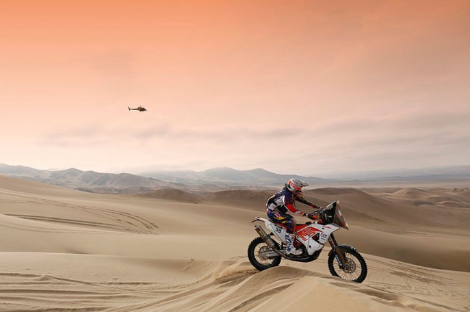 www.dakar.com;Nástrahám 37. ročníka Rallye Dakar 2015 zatiaľ úspešne odoláva aj indický motocyklista Santosh Chunchunguppe Shivashankar na KTM. Priebežne je na 42. pozícii Nástrahám 37. ročníka Rallye Dakar 2015 zatiaľ úspešne odoláva aj indický motocyklista Santosh Chunchunguppe Shivashankar na KTM. Priebežne je na 42. pozícii;www.dakar.com