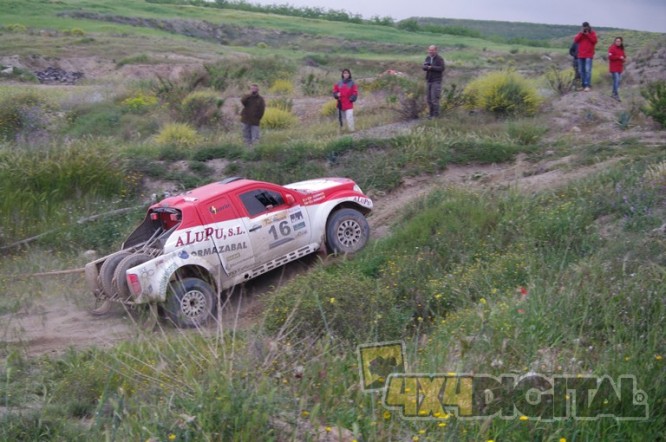L. Astruc, 4x4DIGITAL;Joan Rodriguez Simon - Nissan Navara