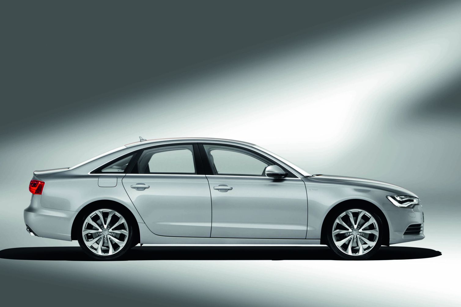 Audi; audia6hybrid-03-g.jpg