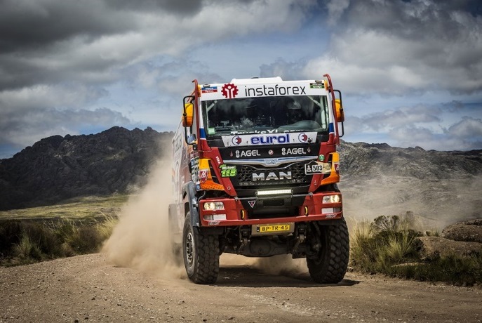 Česk&yacute; jazdec Ale&scaron; Loprais s kami&oacute;nom MAN figuroval po &uacute;vodnej "erzete" na 3. priečke;www.loprais.cz