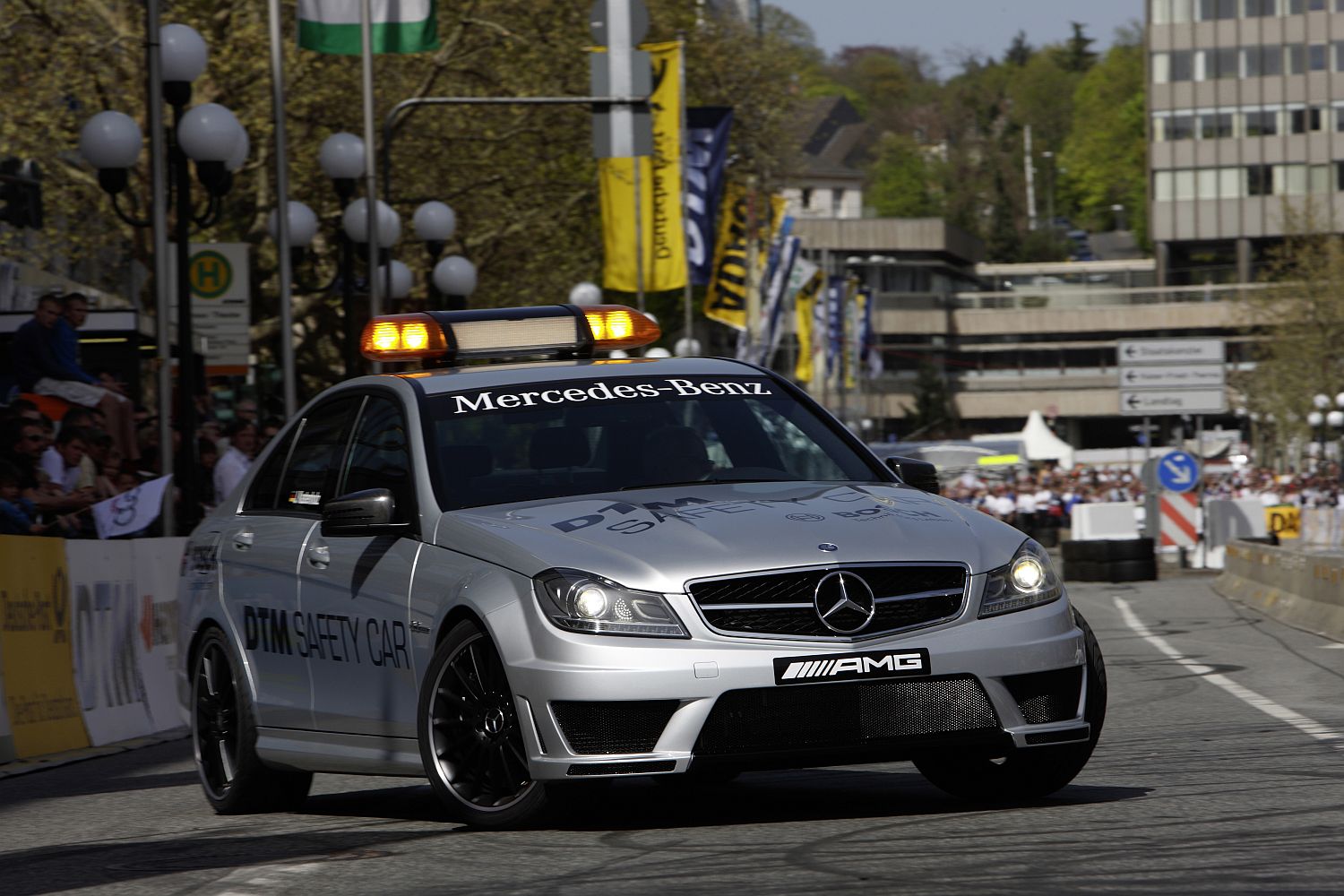 Mercedes-Benz; c-63-amg-safety-car-5893g.jpg