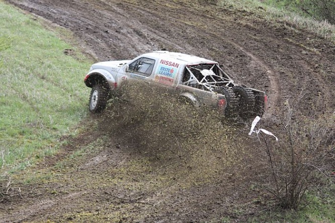 Ny&uacute;l Eszter, www.dakar.hu;Na drap&aacute;koch za zlatom - L&aacute;szl&oacute; Palik