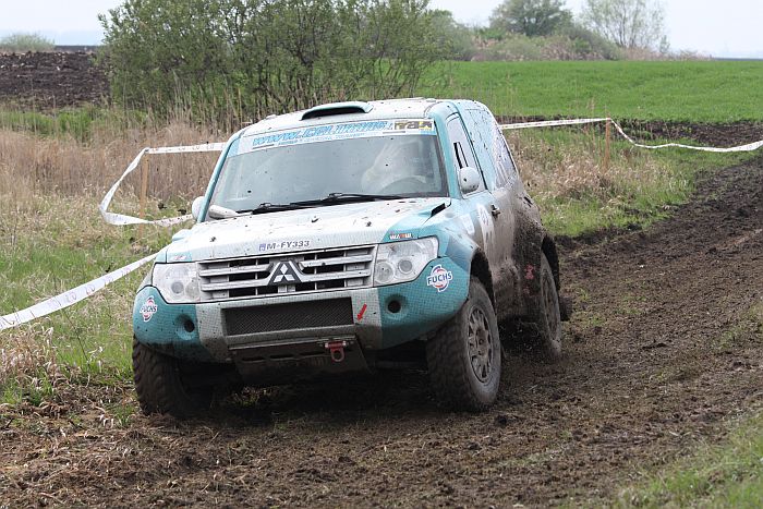 Ny&uacute;l Eszter, www.dakar.hu;Braz&iacute;lia-Slovensko-Maďarsko-Chorv&aacute;tsko, toto Mitsubishi pre&scaron;lo kus sveta
