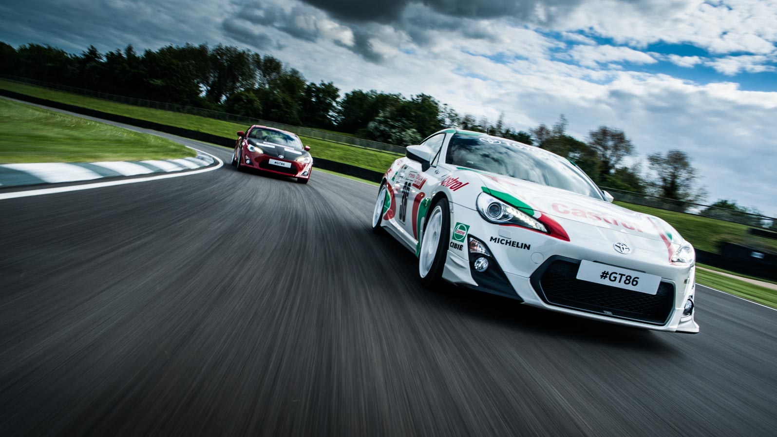 gt86-classic-livery-dynamic-2.jpg