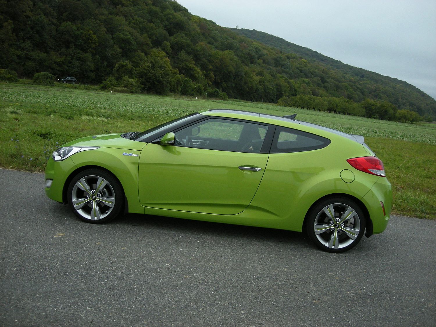 hy-veloster5761g.jpg
