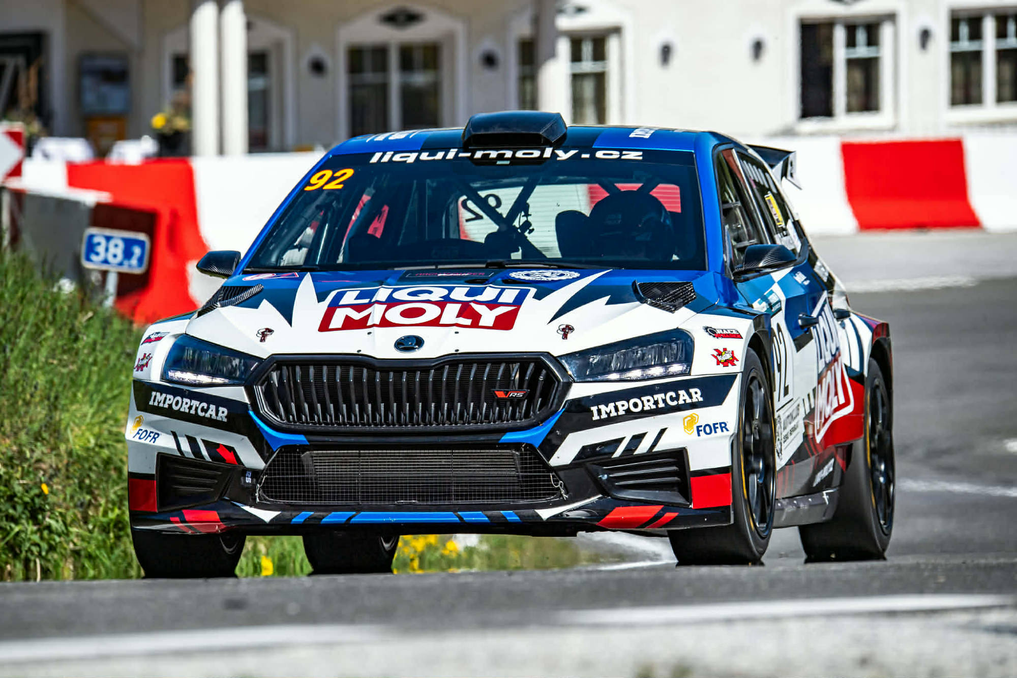 marek-rybnicek-se-divakum-predstavi-novinkou-skodu-fabia-rs-rally2.jpg