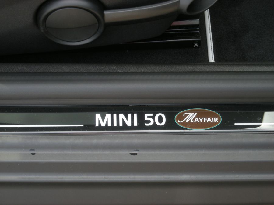 Ivan Václavík; Jeden z detailov, ktorý nenechá nikoho na pochybnostiach. mini50n2903g.jpg