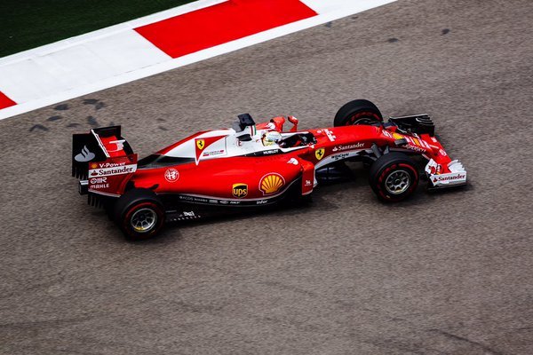 q1-b-vettel-mimo.jpg