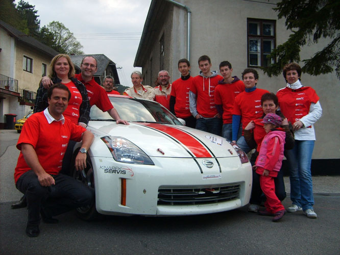 r-gt-team-sk.jpg