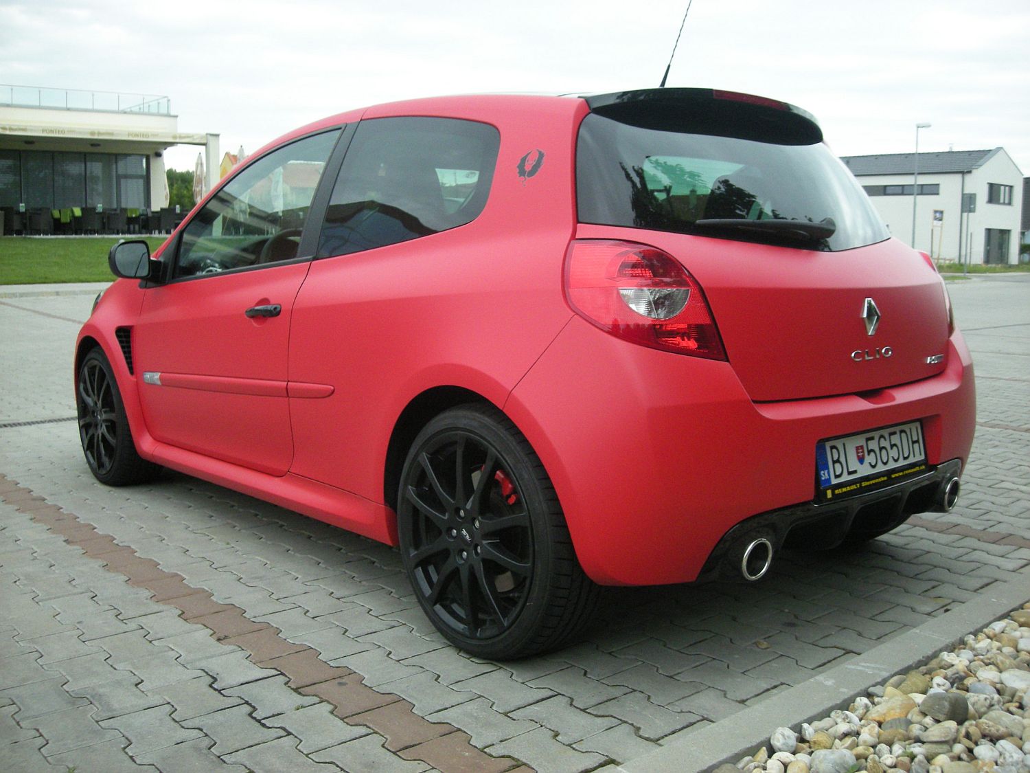 ren-clio-rs6648g.jpg