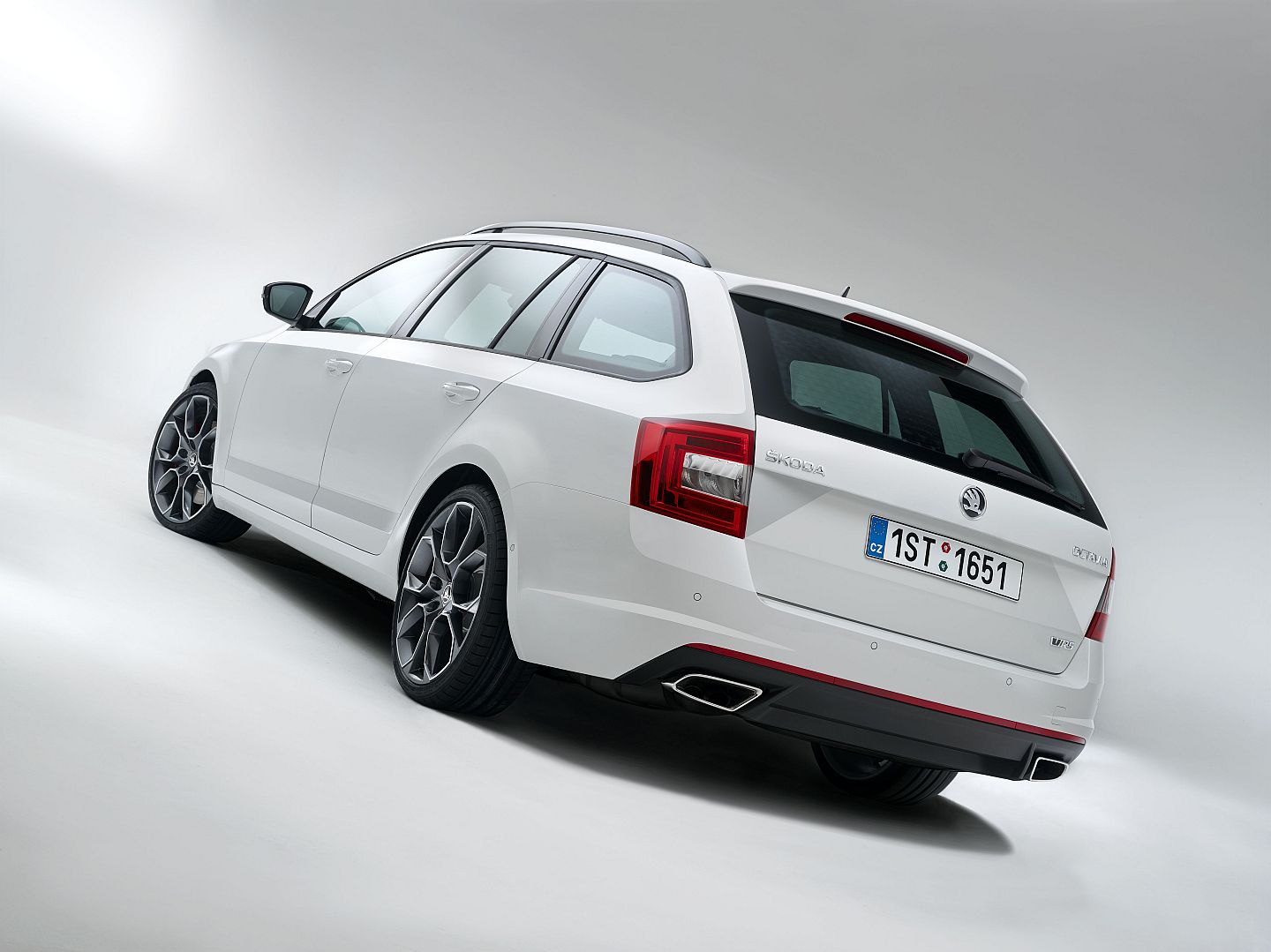 Skoda; skoda-octavia-combi-rs-5g.jpg