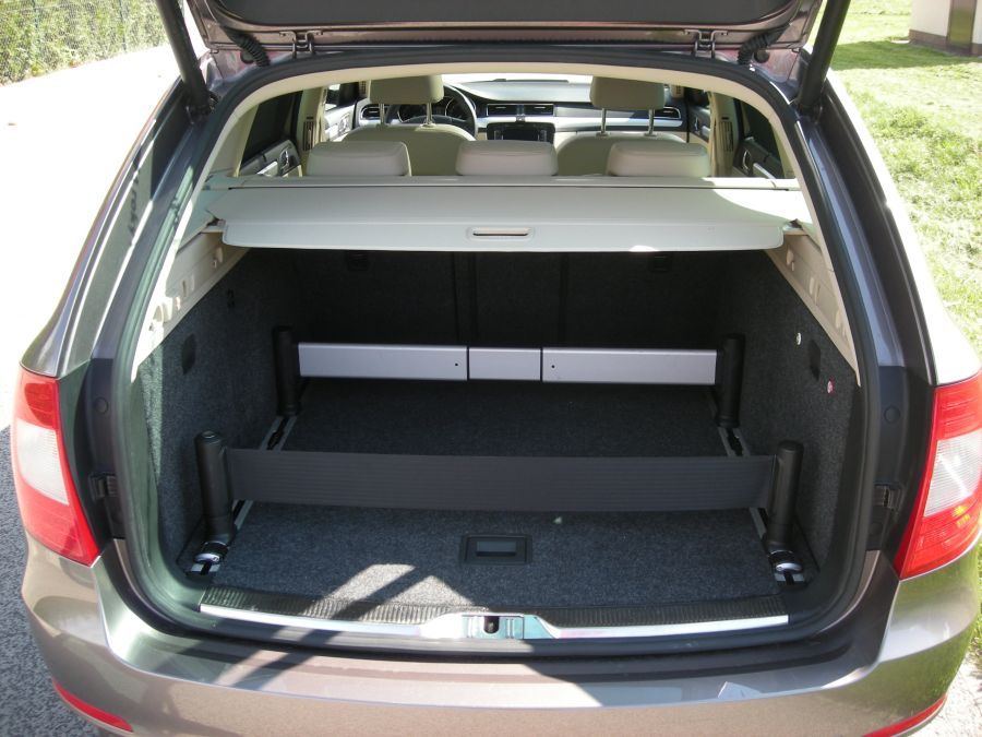 skoda-superb-combi3237g-1.jpg