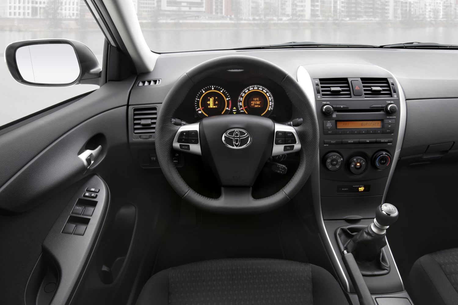 Toyota; toy-corolla-sedan009318g.jpg