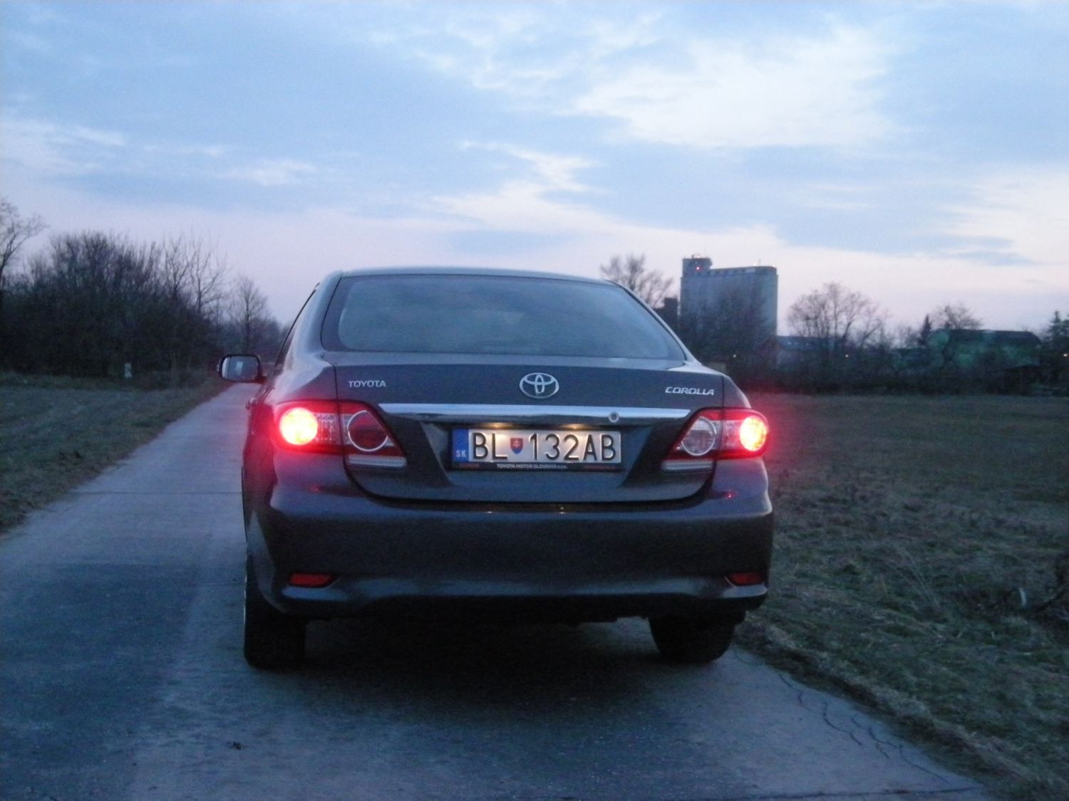 Ivan Václavík; toyota-corolla-sdn3842g.jpg