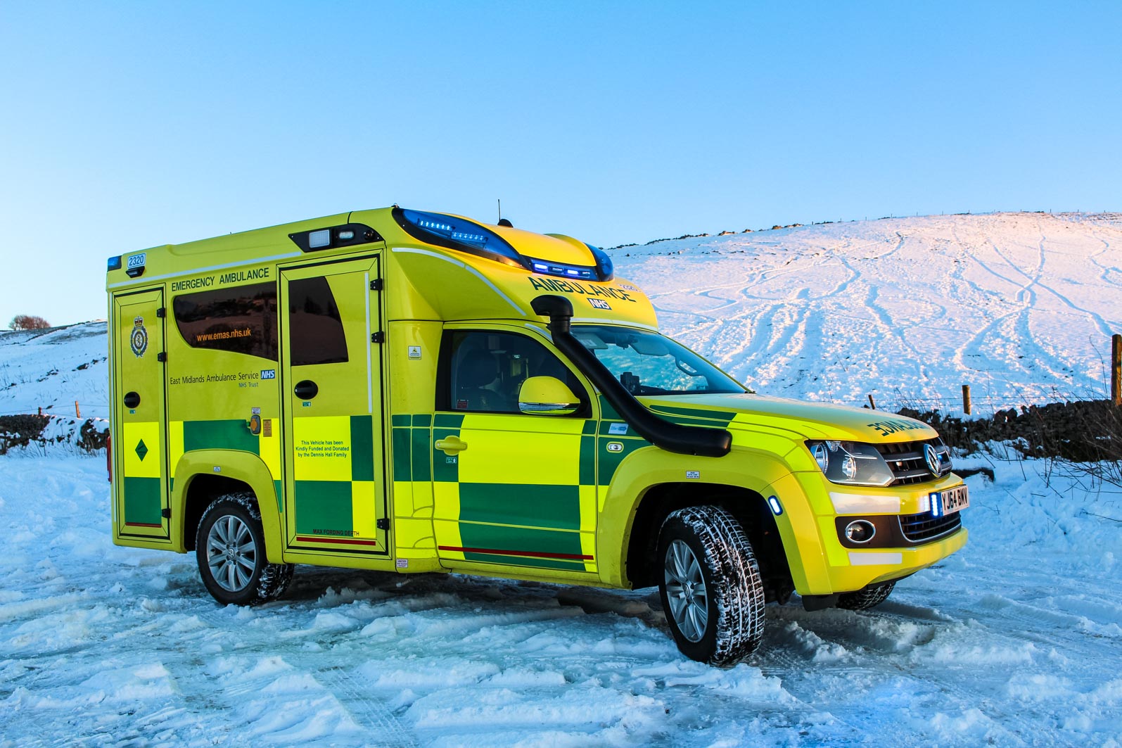 unique-lifesaver-volkswagen-commercial-vehicles-creates-one-off-amarok-ambulance-2.jpg