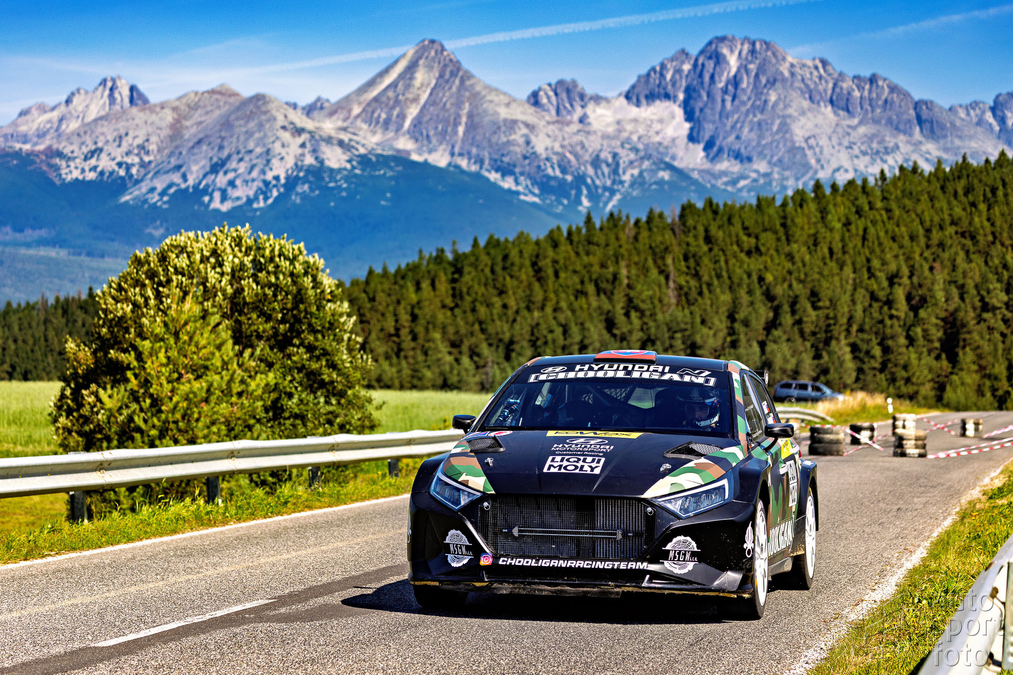 Chooligan racing test pred Rally Abov