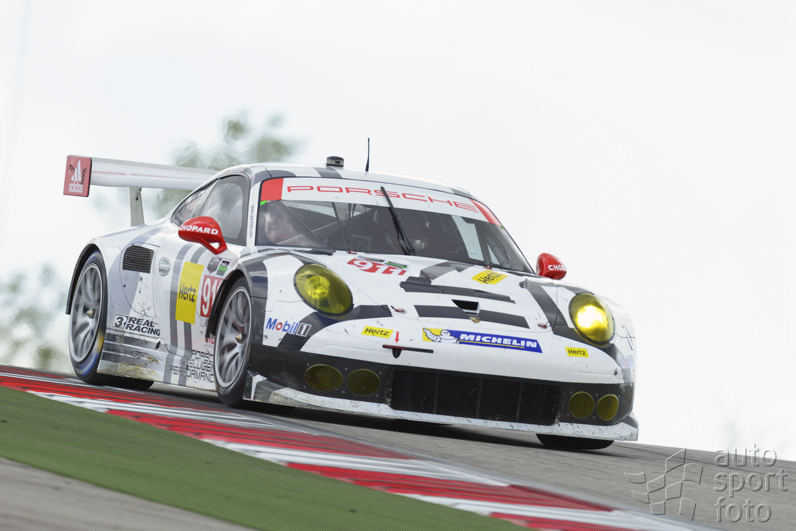 Porsche Copyright manufacturer;m14-3767-fine.jpg