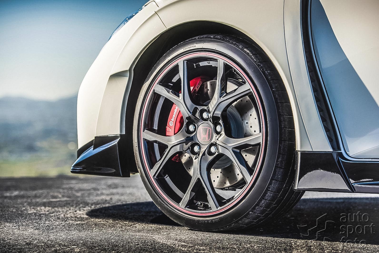 Copyright manufacturer;110215-honda.jpg