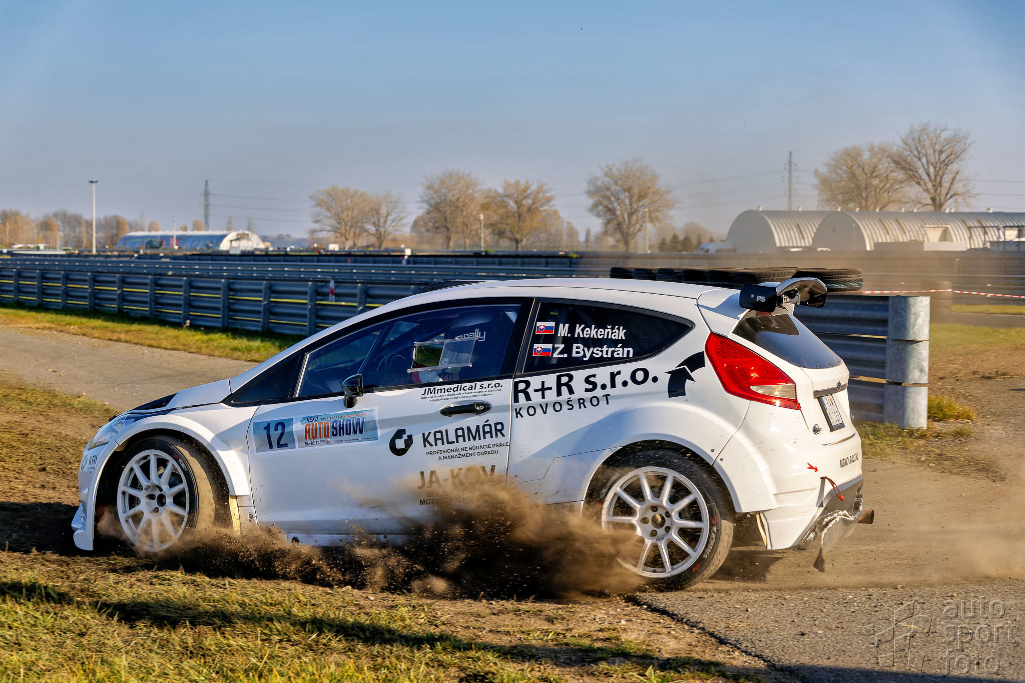 T. Szabosi;jm1a6012-2.jpg