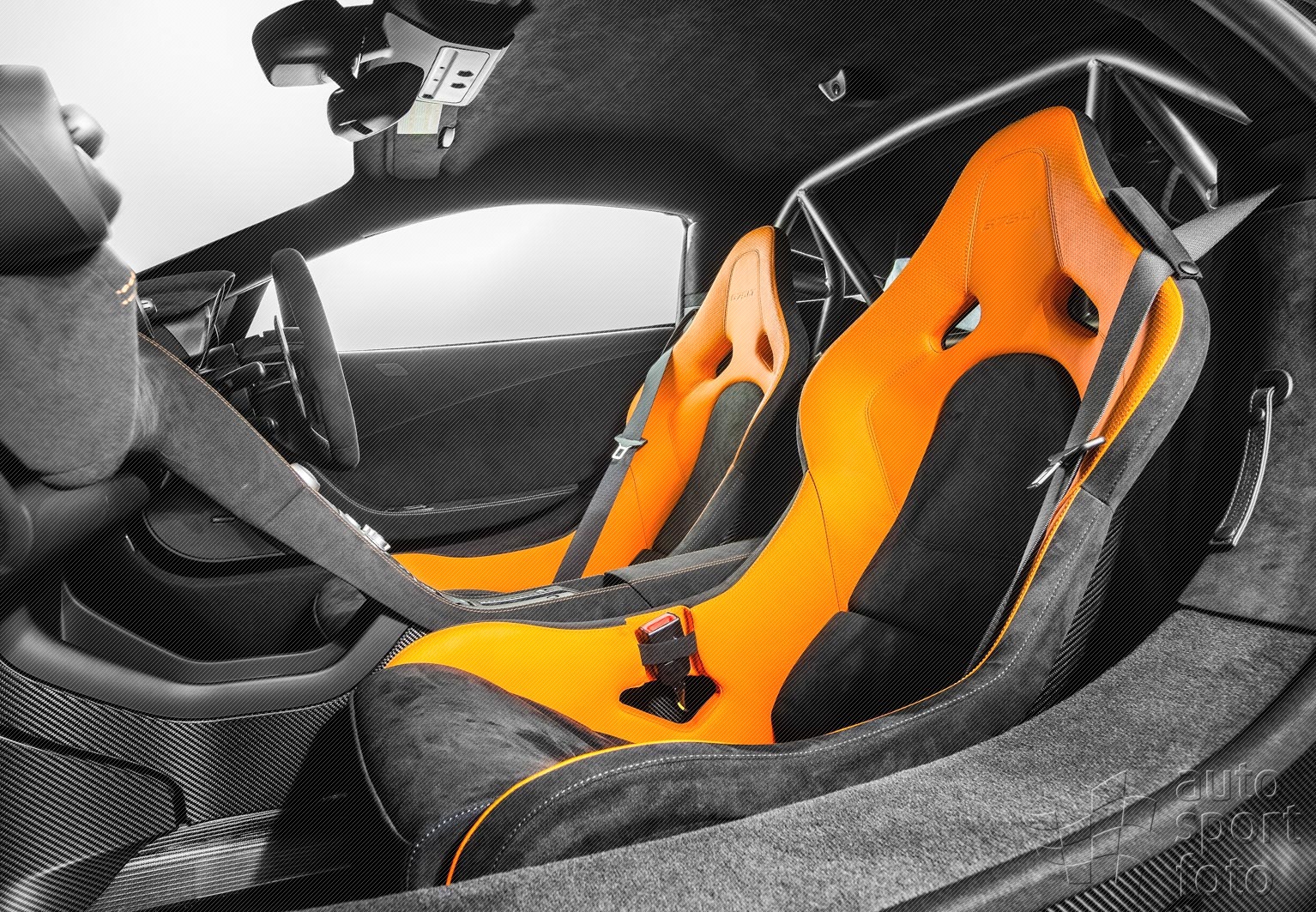 Copyright manufacturer;mclaren-675lt-gva-004.jpg