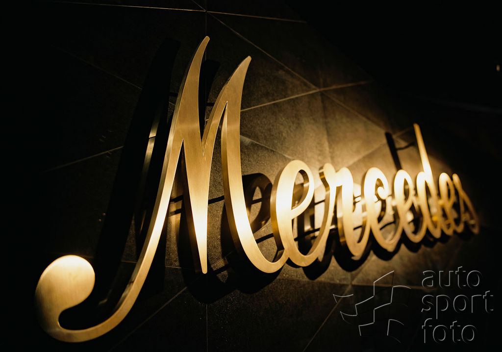 Copyright manufacturer;07c944-27-1270354.jpg