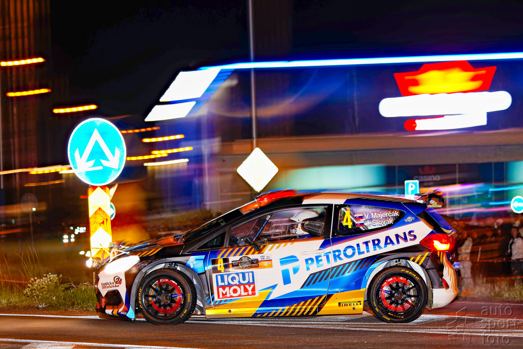 T. Szabosi;asf72767-4.jpg