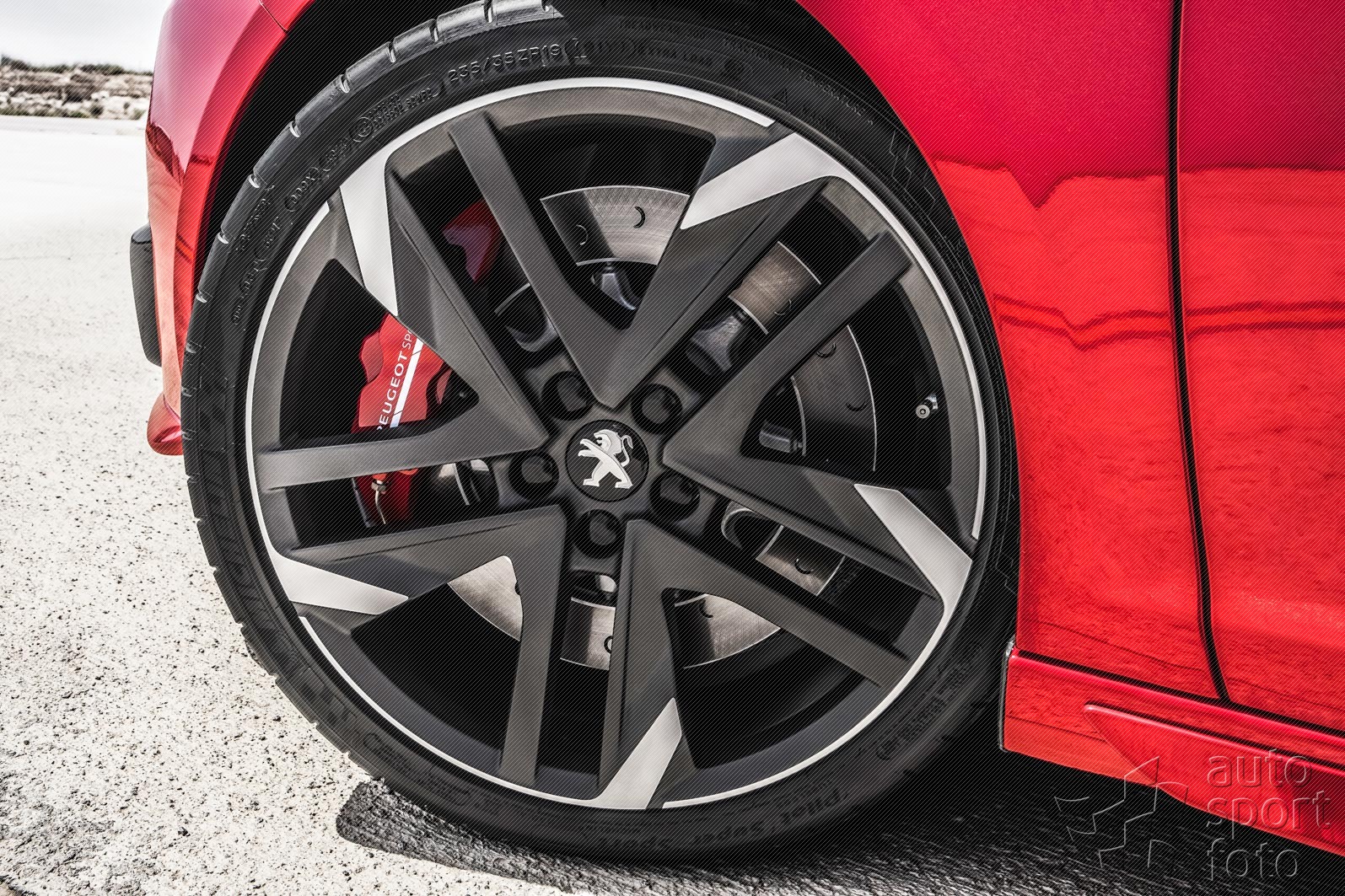 Copyright manufacturer;peugeot-308gti-1506js060.jpg