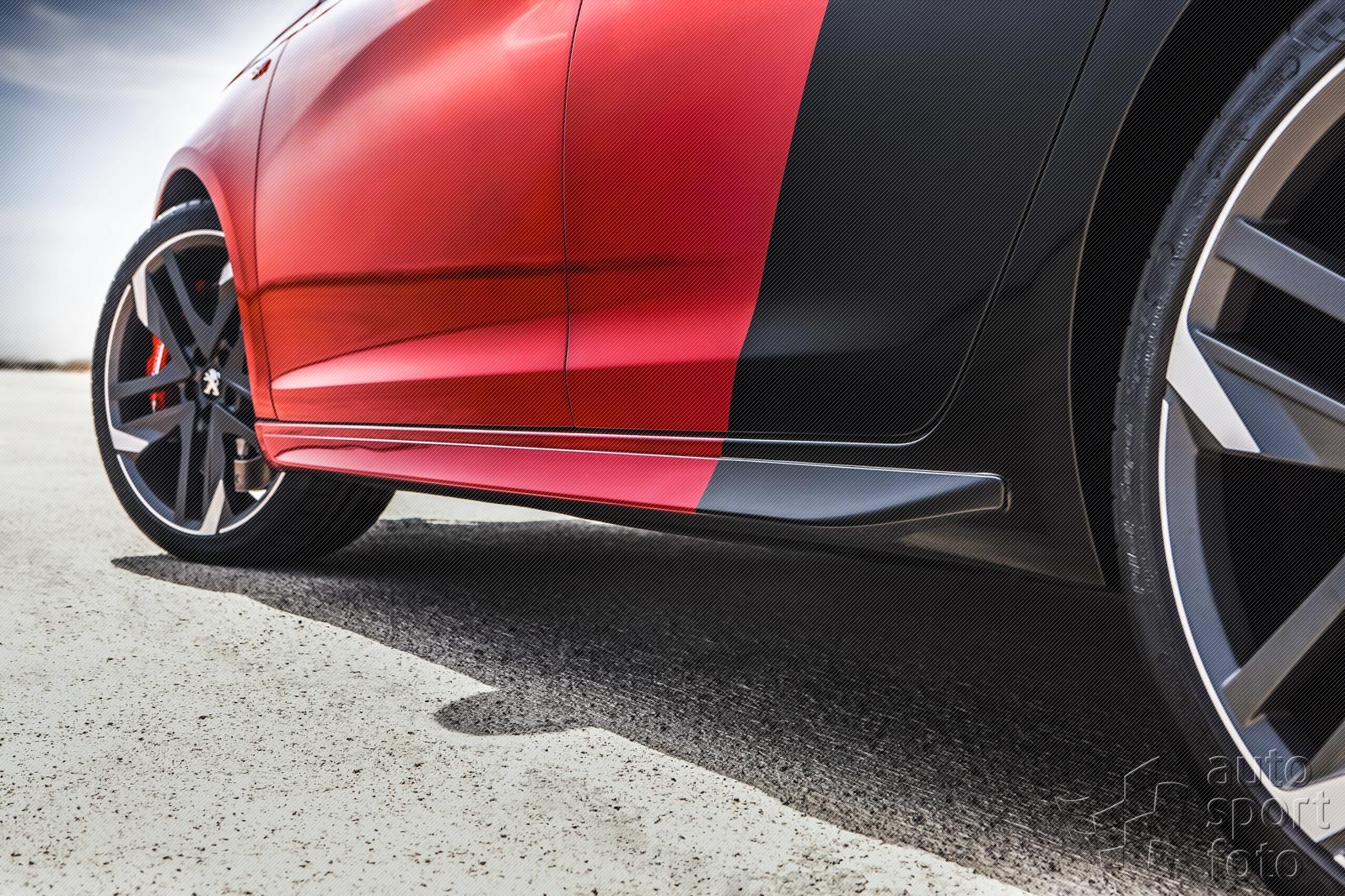 Copyright manufacturer;peugeot-308gti-1506js063.jpg